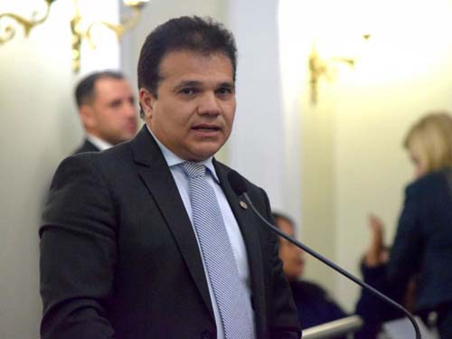 Projeto institui a meia-entrada para professores em locais de lazer e cultura em Alagoas