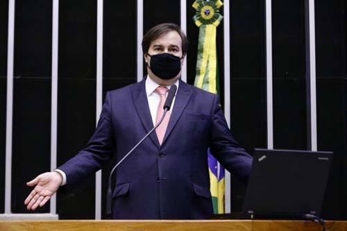 Rodrigo Maia é expulso do DEM e chama ACM de 