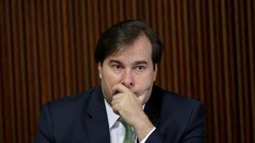 Maia pede que Bolsonaro adie provas do Enem por causa da pandemia