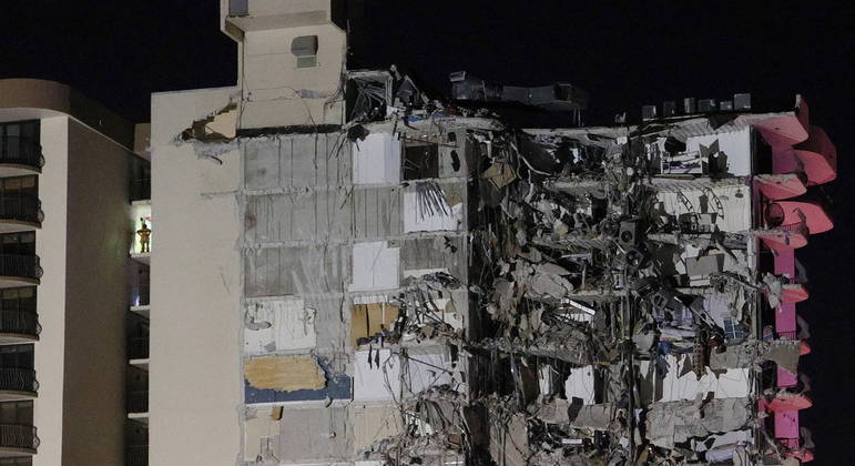 Pelo menos 51 estão desaparecidos após desabamento em Miami