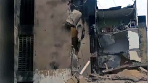 Prédio desaba em Recife e vizinhos procuram por soterrados