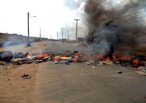 Tv Tribuna União: Desabrigados da cheia de junho de 2010 bloqueiam acesso a União dos Palmares