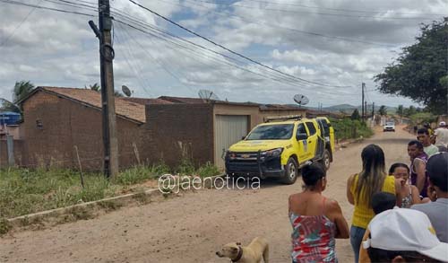 Homem sobe em poste de energia, sofre descarga elétrica e morre em Feira Grande