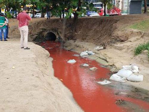 Deputado denuncia que Casal foi flagrada despejando esgoto no mar