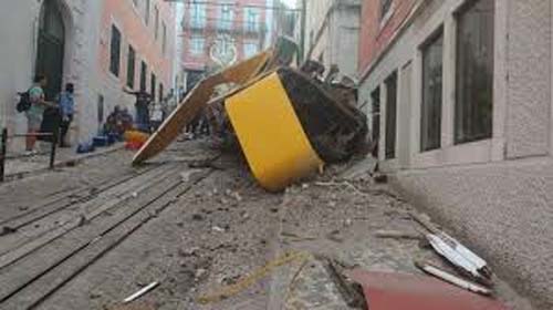 Descarrilamento do Elevador da Glória em Lisboa deixa ao menos 15 mortos e 18 feridos
