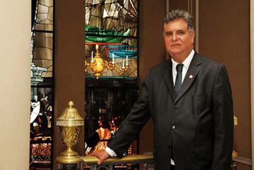 'Na Defesa dos Direitos de Todas as Dudas do Brasil