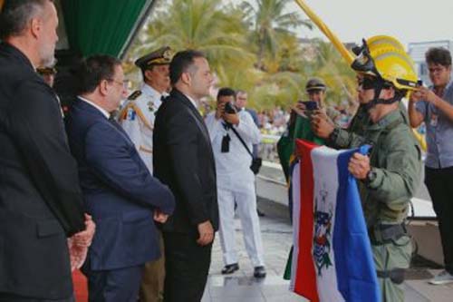 Desfile da Independência leva 12 mil pessoas ao Jaraguá