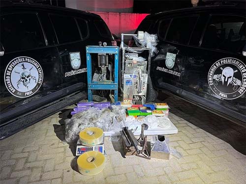 PM desmonta laboratório de refino e apreende 66 kg de drogas avaliados em mais de R$ 500 mil