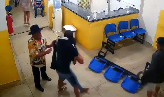 Após morte de idoso, família provoca confusão e quebra-quebra em unidade de saúde;