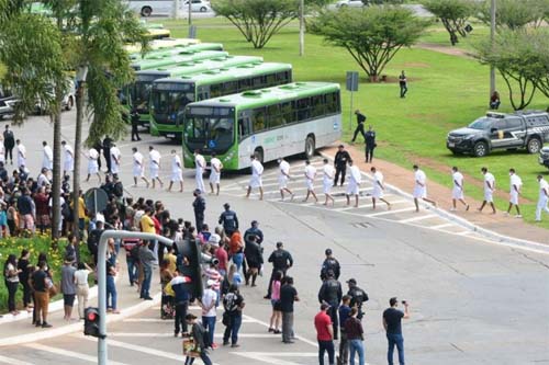 Mais de 2% dos detentos não voltou do saidão; 6 se envolveram em crimes