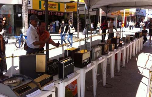 Dia do Rádio é comemorado com exposição no Comércio.