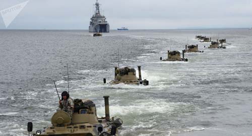 Dia dos Fuzileiros Navais: Defesa russa posta VÍDEO do corpo de infantaria da Marinha em ação