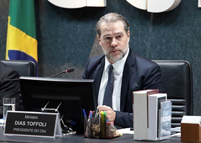 STF suspende decisões que autorizavam prefeituras a pagar advogados com verba do Fundef