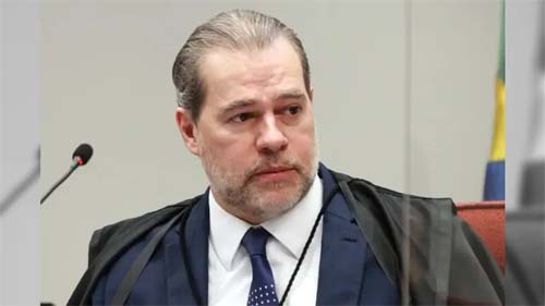 Investigações apontam comunicação suspeita entre Toffoli e banqueiro no caso Master