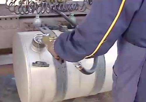 Alta no preço do diesel terá impacto de 1,25% no preço do frete, diz CNT