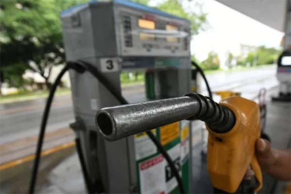 Diesel fica mais barato em abril após dois cortes de preço realizados pela Petrobras