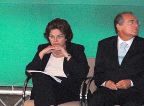 Dilma viaja para a Etiópia, e Renan assumirá a Presidência da República