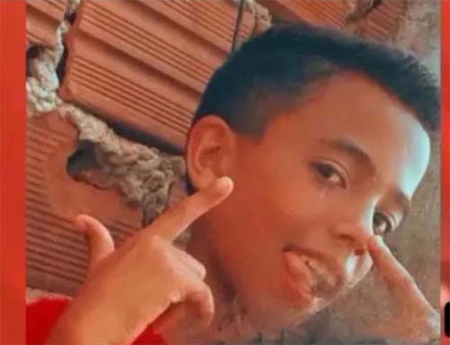 Adolescente morre e irmão fica ferido após moto colidir com estaca em União