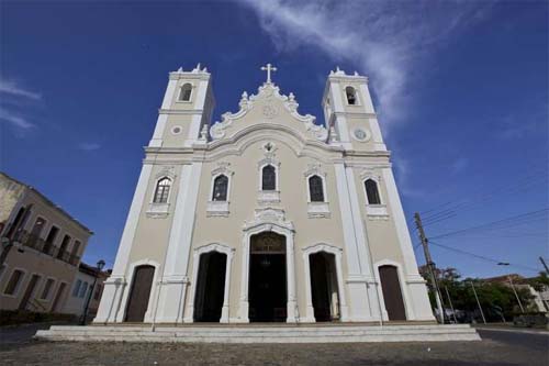 Padre afastado volta a ser investigado por assédio sexual em Penedo