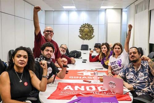 Após pressão de sindicatos da educação, governo marca novas mesas de negociação