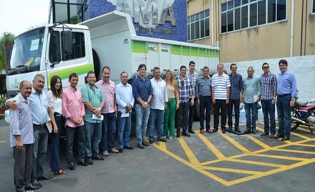 Caminhões e tratores são entregues a 38 municípios de AL ; União ficou de fora...