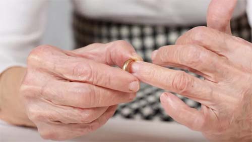 'Divórcio grisalho': o crescente fenômeno das separações após décadas de casamento