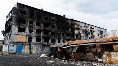 Dobropillia sob bombardeios: entre a fé, o medo e o desejo de paz no coração do Donbass