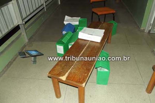 Dr. Areski Freitas e ex-secretários se apresentam a 17ª Vara e retornam para casa