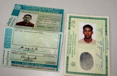 Deic prende homem com identidade falsa fazendo teste no Detran
