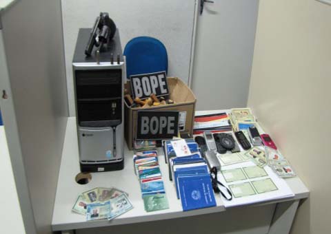 Operação descobre esquema de golpes aplicados em lojas