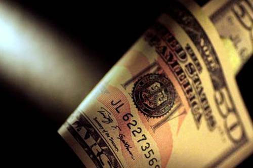 Dólar fecha a quarta-feira em forte queda e passa a valer R$ 5,66