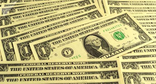 Dólar quebra recorde histórico e fecha a R$ 4,20
