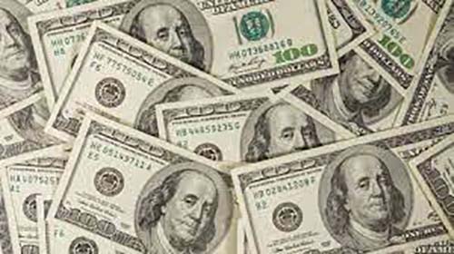 Dólar sobe mais de 2% e supera R$5,30 com tensão institucional