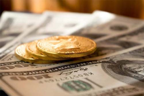 Dólar renova máxima e chega a R$ 5,70 no pregão desta sexta (18)