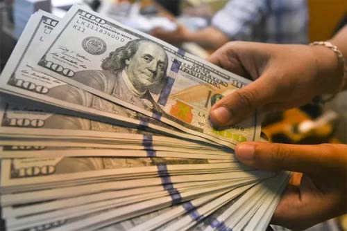 Dólar fecha a R$ 4,66 e tem menor patamar em mais de dois anos