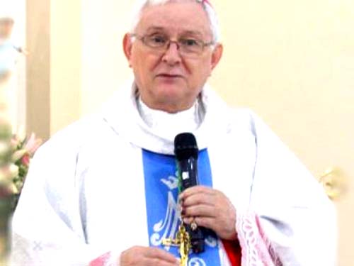 Bispo de Penedo é submetido a hemodiálise e respira por aparelhos em UTI