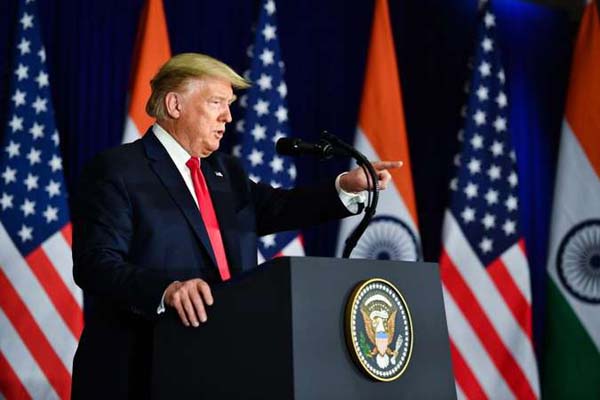 Trump diz que coronavírus está sob controle nos EUA