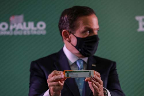 Marketing de Doria para divulgar Coronavac sai pela culatra e alimenta movimento antivacina