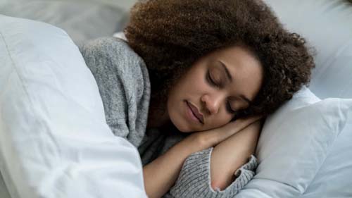 Conheça cinco práticas saudáveis para dormir melhor