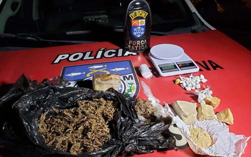 Jovem de 18 anos é presa, acusada de distribuir drogas na orla