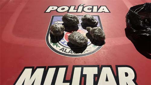 PM apreende seis armas de fogo e drogas em Maceió e Arapiraca neste domingo