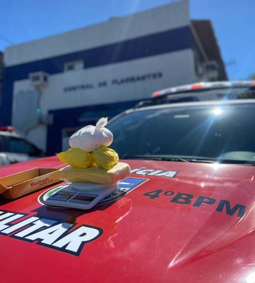 Homem é preso e menor apreendido com 2kg de cocaina no Clima Bom