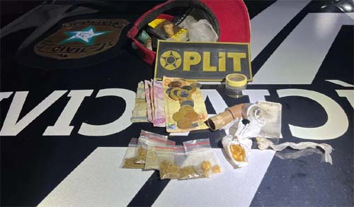 Ação policial prende homem e mulher por tráfico e consumo de drogas na orla de Maceió