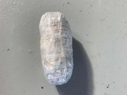 Mulheres são flagradas tentando entrar com drogas em presídio