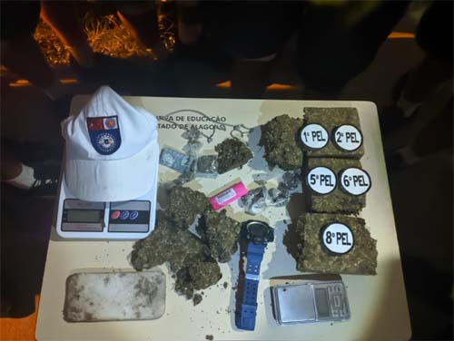 Alunos do Curso de Formação de Praças apreendem mais de 1kg de maconha na Orla de Maceió
