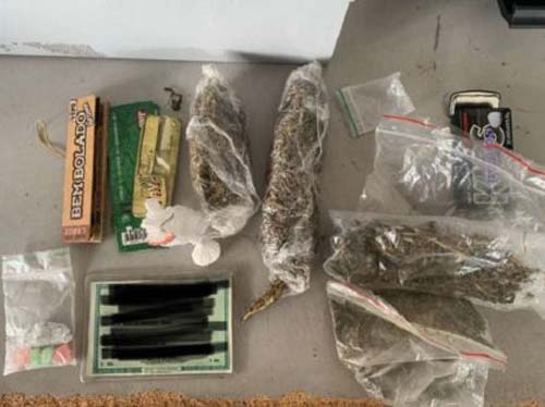 PRF prende 5 jovens que iam para festa eletrônica com drogas sintéticas