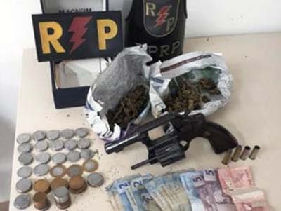 Suspeito de tráfico de drogas morre após troca de tiros com a polícia