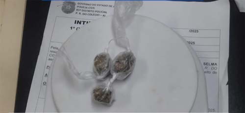 Polícia apreende droga com suspeito durante patrulhamento em Porto Real do Colégio