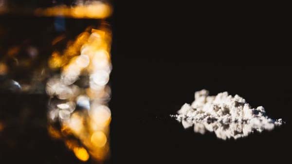 Em vez de reduzir danos, maconha pode piorar vício em cocaína e crack, diz estudo brasileiro