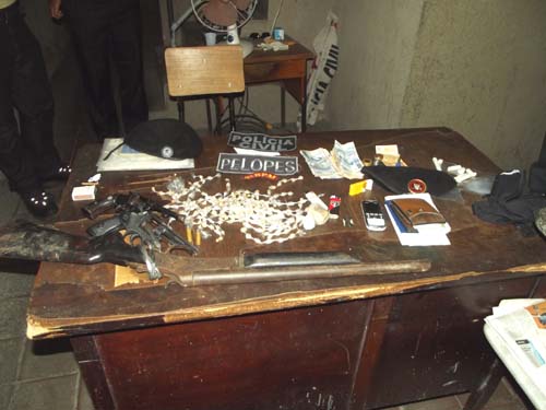 PC, PELOPES e RP de União dos Palmares apreende grande quantidade de drogas e prende menor e o ex-detento 'Vida-Loka'